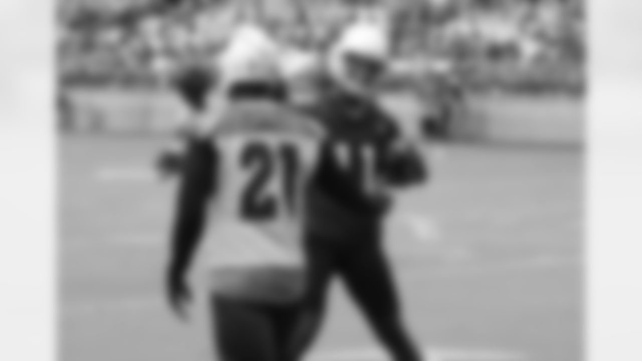 Larry Fitzgerald has a smile after beating Patrick Peterson on a play