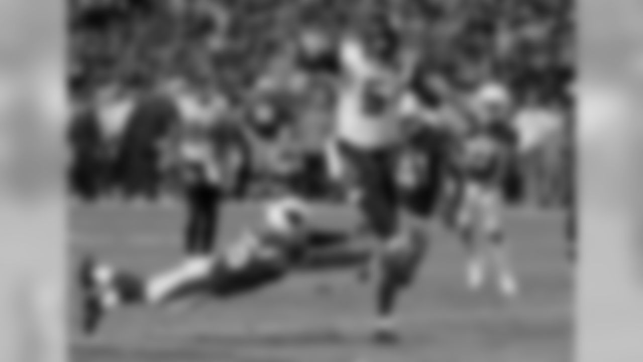Jacksonville QB Blake Bortles rushes in for a touchdown