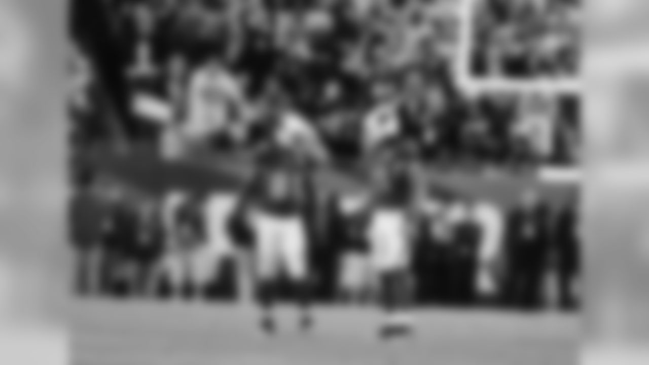 WR Anquan Boldin (left) and WR Larry Fitzgerald line up for a play