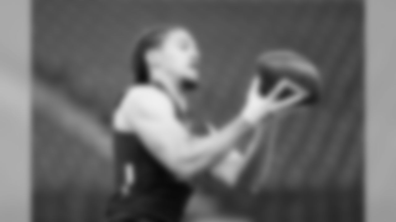 WR Krishawn Hogan, Marian