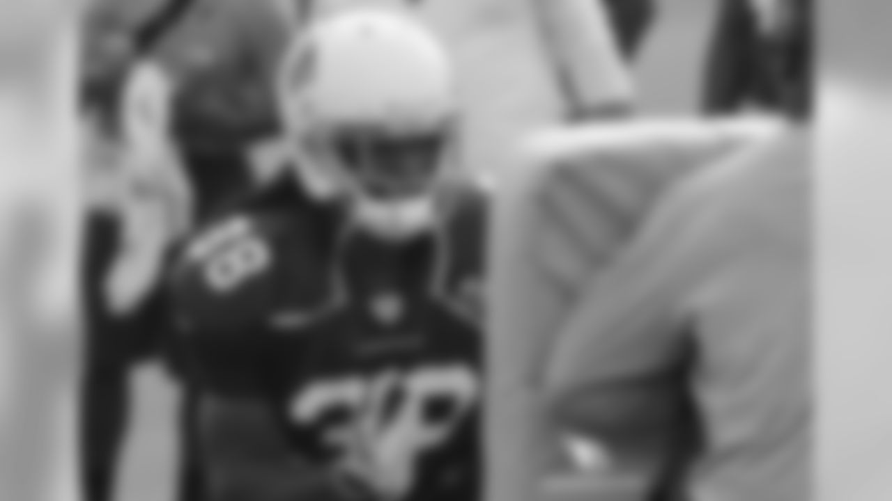 RB Andre Ellington in a pass-protection drill