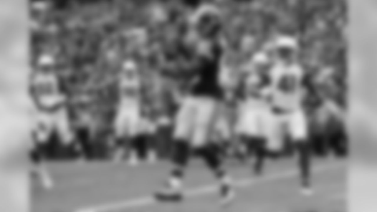 Redskins WR Jamison Crowder comes up with the catch