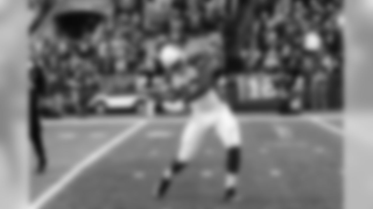 DT Calais Campbell to the Jaguars