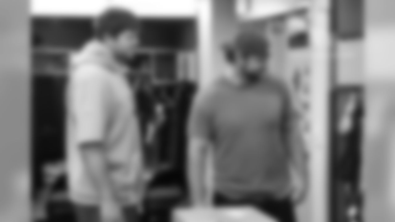 T Jared Veldheer (left) with G Evan Mathis