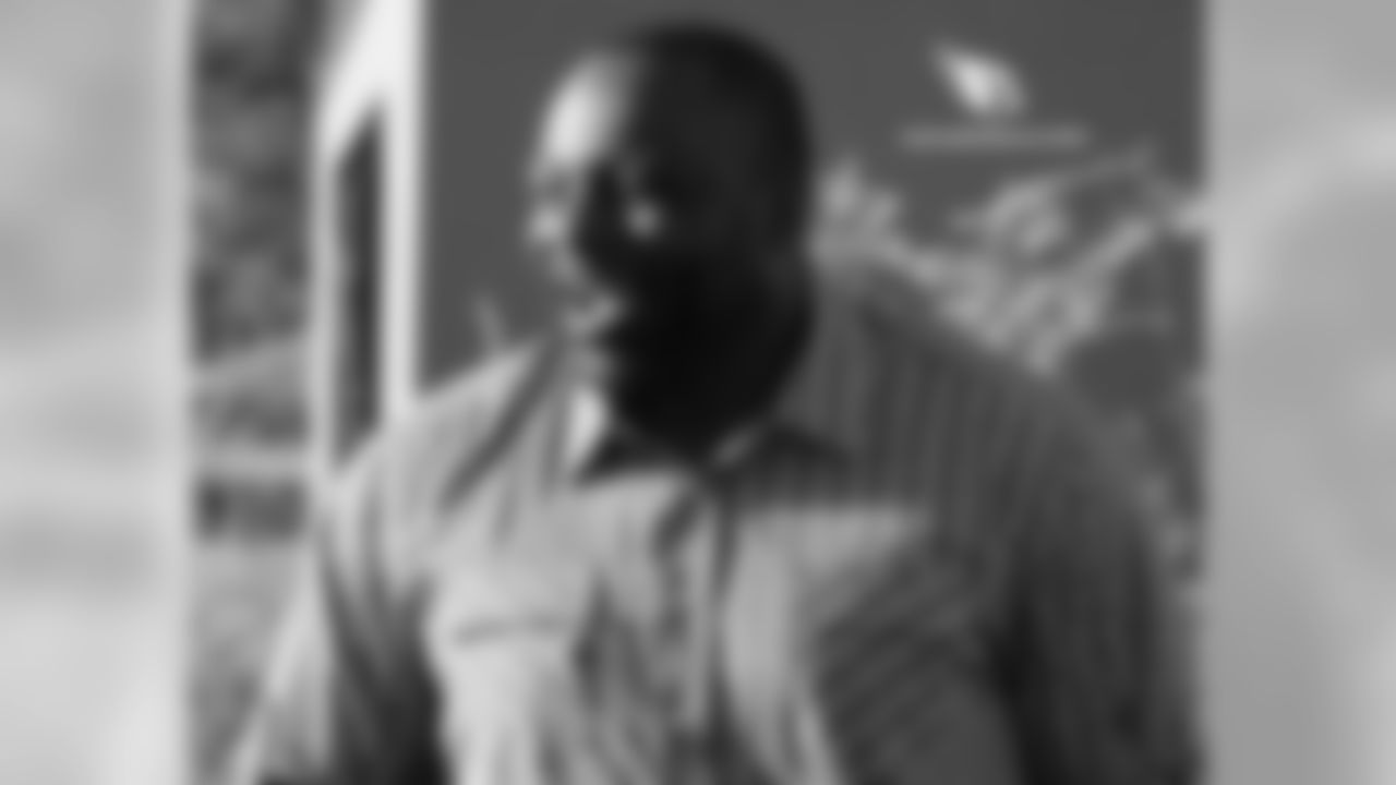 Defensive line coach Brentson Buckner