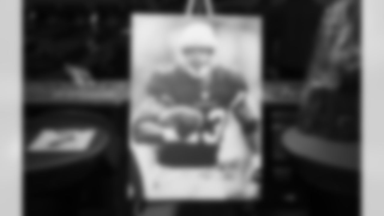 Auctioning an Adrian Peterson autographed picture