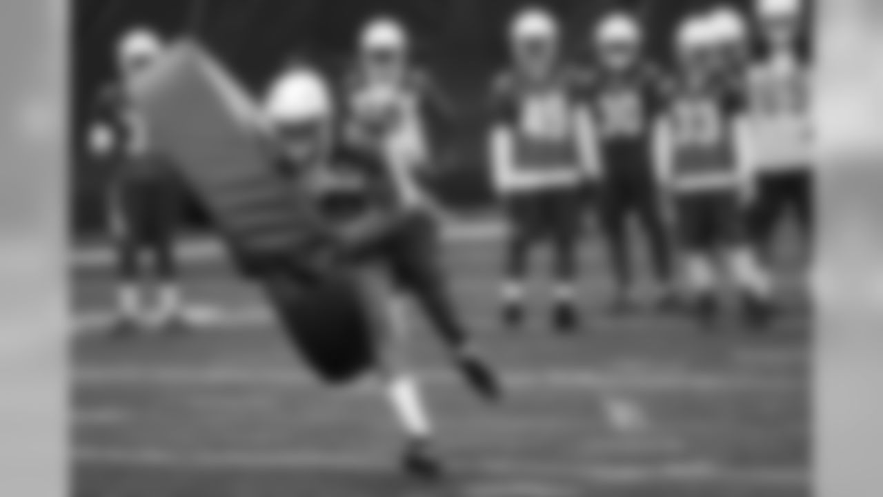 WR Carlton Agudosi