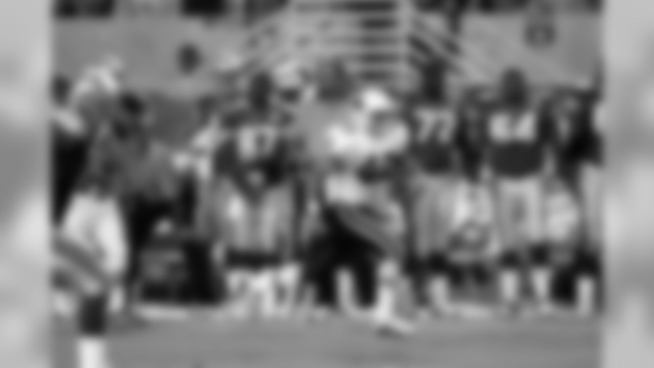 2000: S Pat Tillman returns an interception in a preseason game