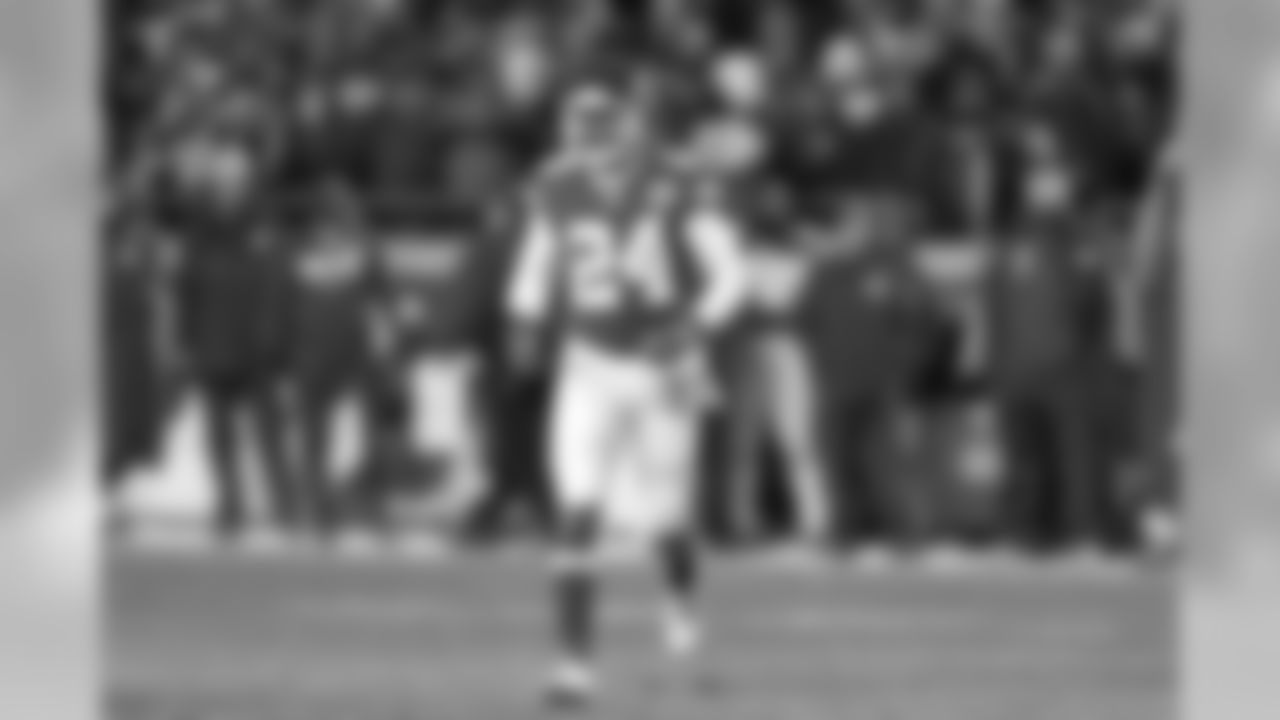 Darrelle Revis