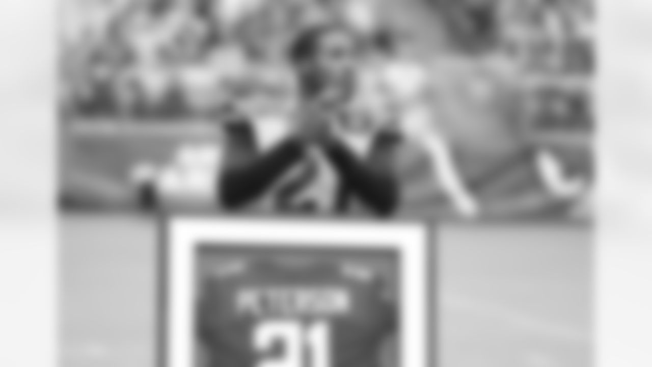 CB Patrick Peterson gets his Pro Bowl jersey