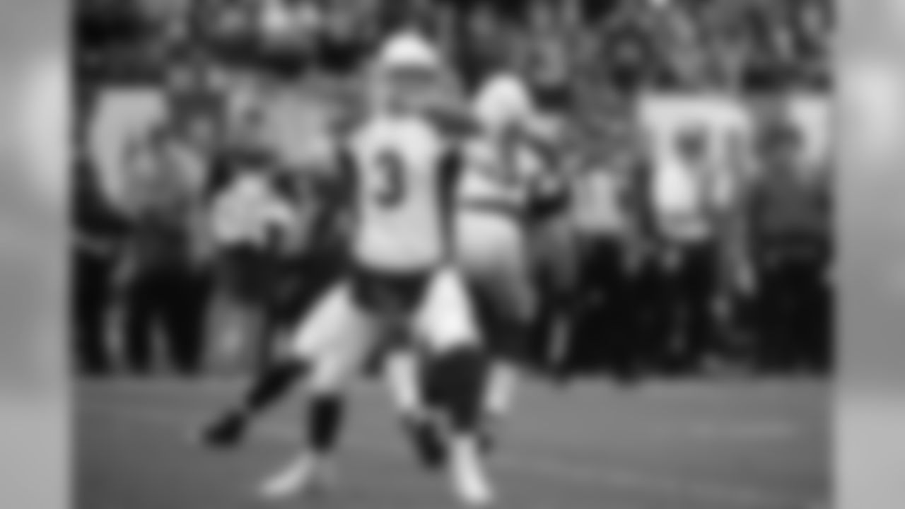 QB Carson Palmer looks for a target