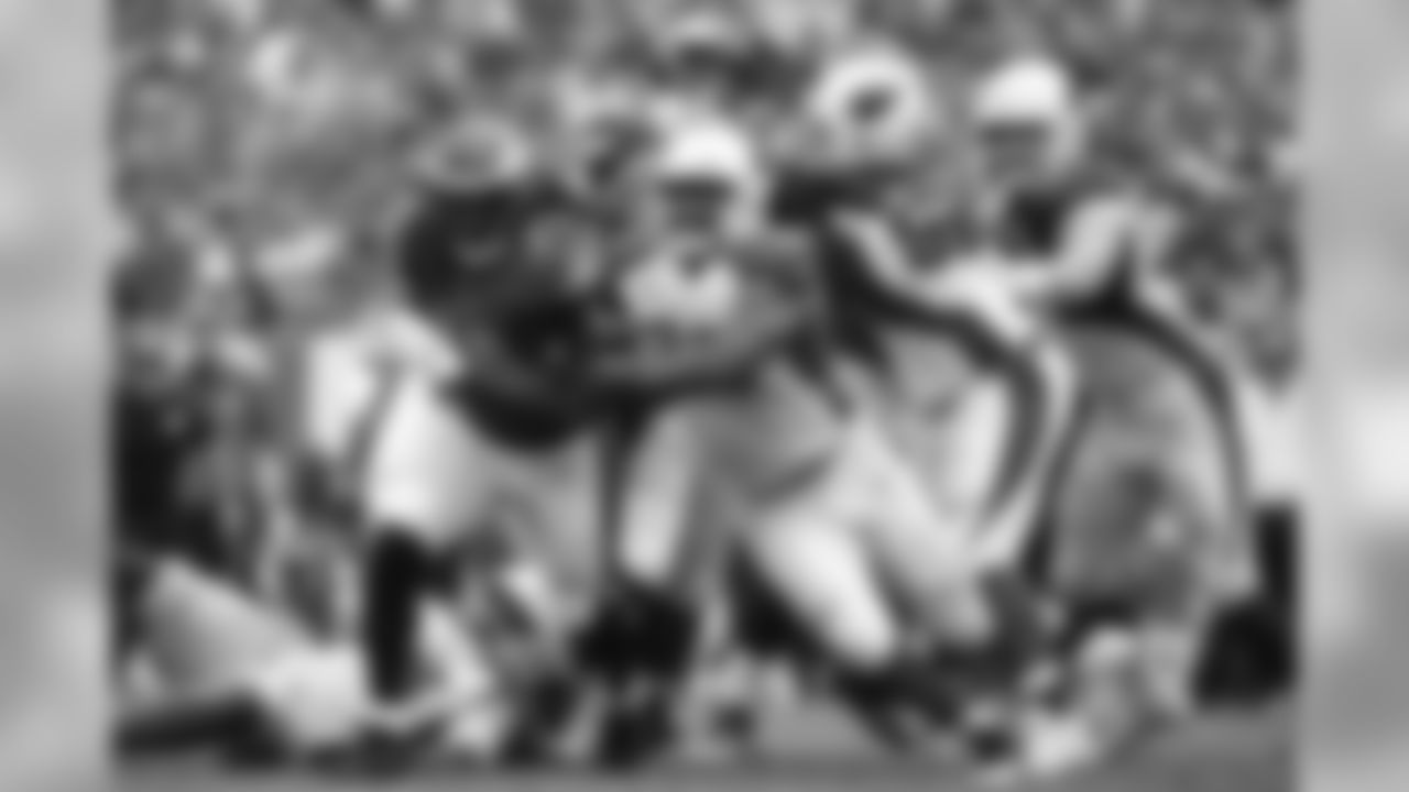 Eagles RB LeGarrette Blount powers through