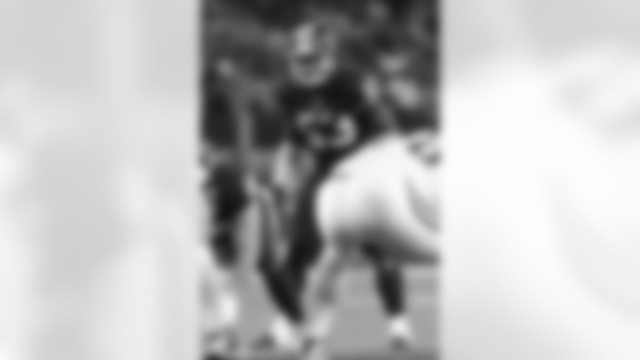 ILB Zach Brown