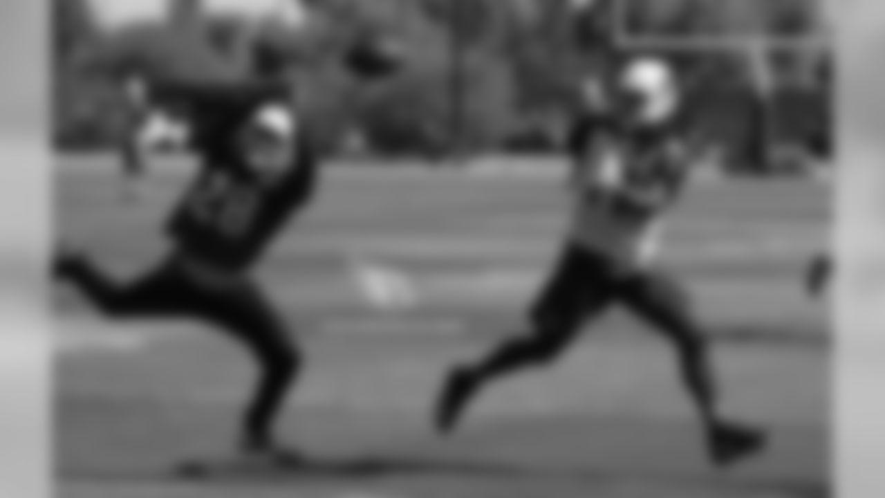 CB Justin Bethel breaks up a pass for WR Larry Fitzgerad