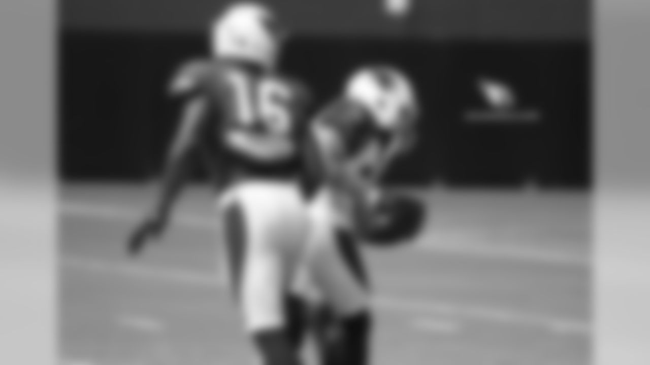 S Tyrann Mathieu hauls in an interception