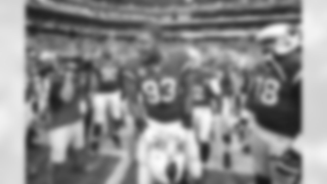 DT Calais Campbell before the 49ers home game