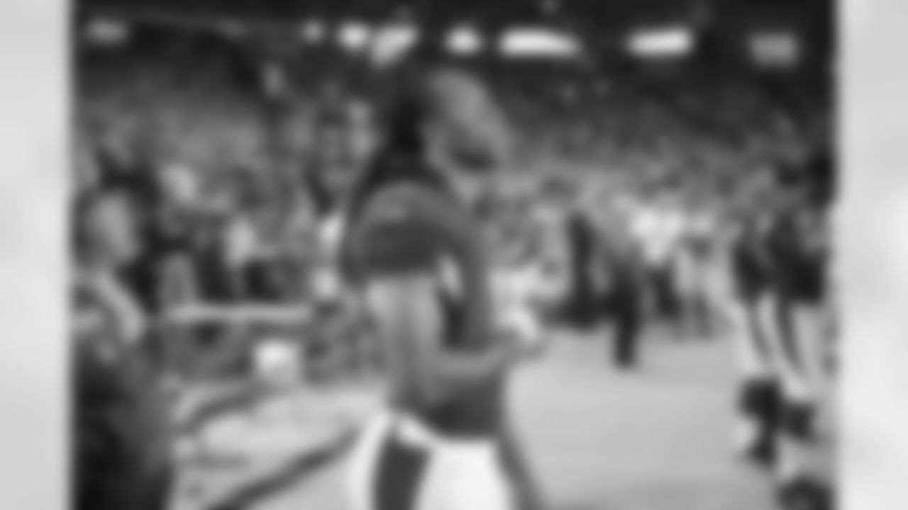 WR Larry Fitzgerald before the Bengals game
