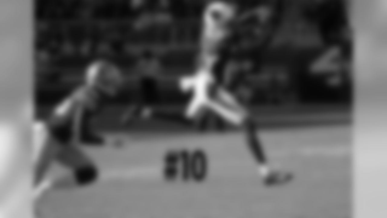 WR J.J. Nelson catches a pass