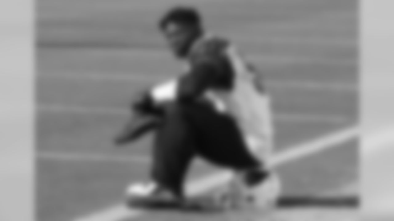 LB Sean Weatherspoon