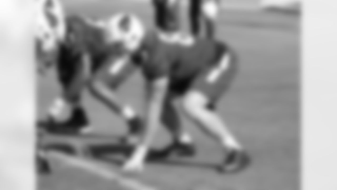 TE Troy Niklas