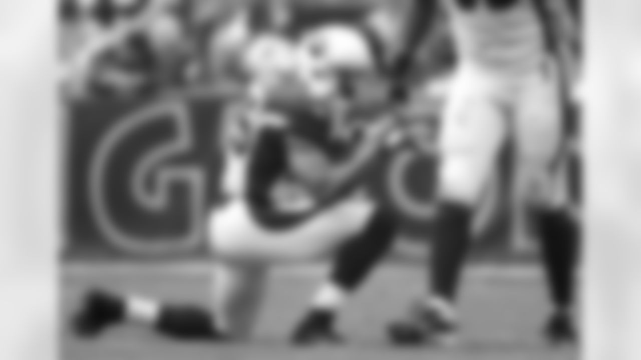 2011: S Kerry Rhodes celebrates a sack