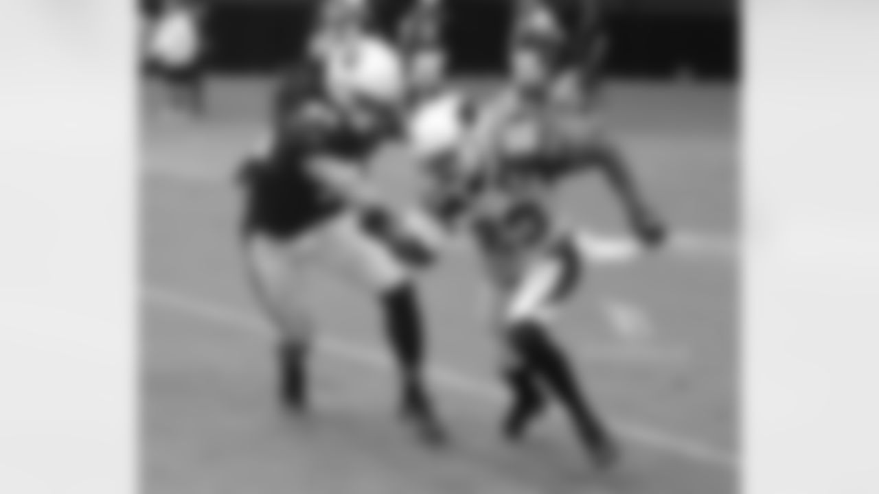 WR Krishawn Hogan vs. CB Sojourn Shelton