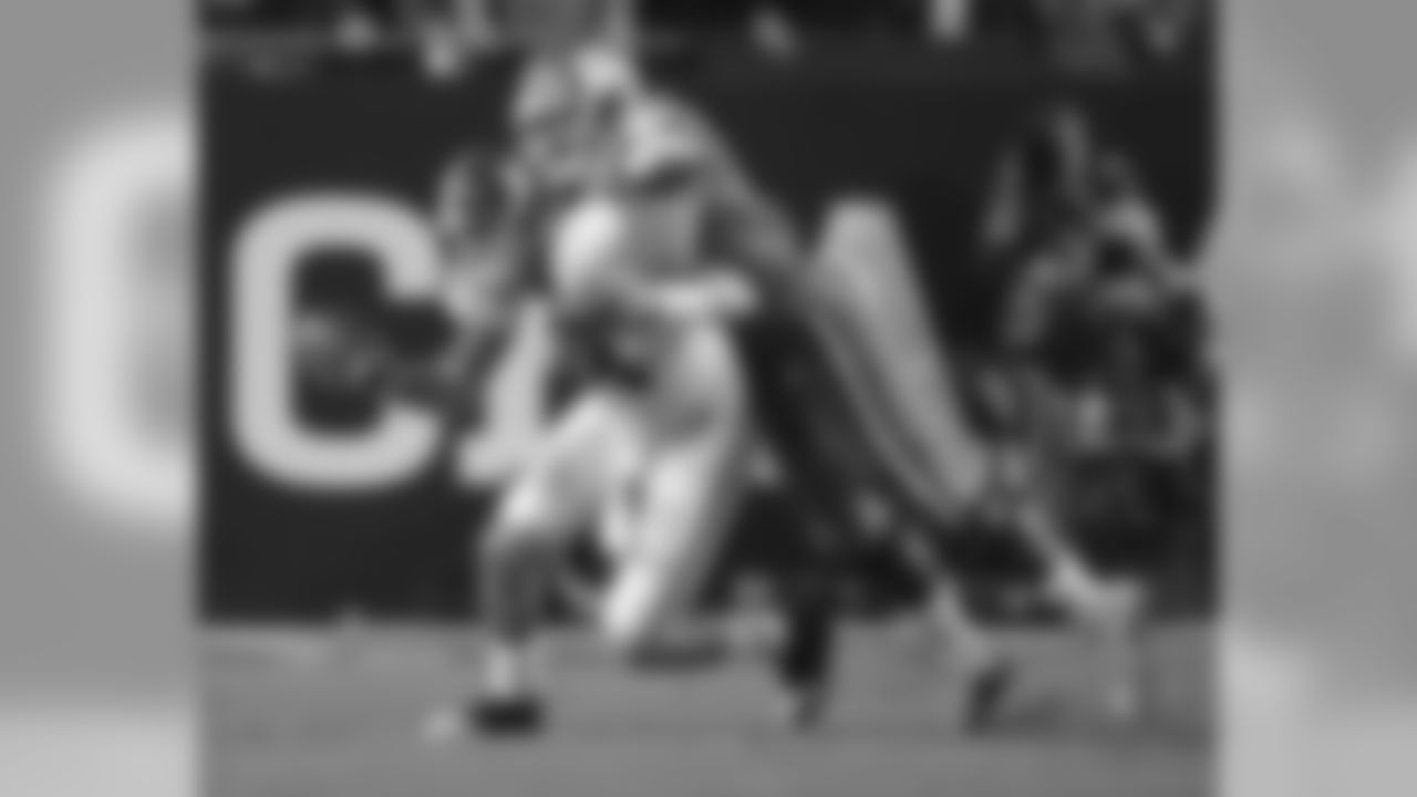 Clemson DE Shaq Lawson: Projected first-rounder