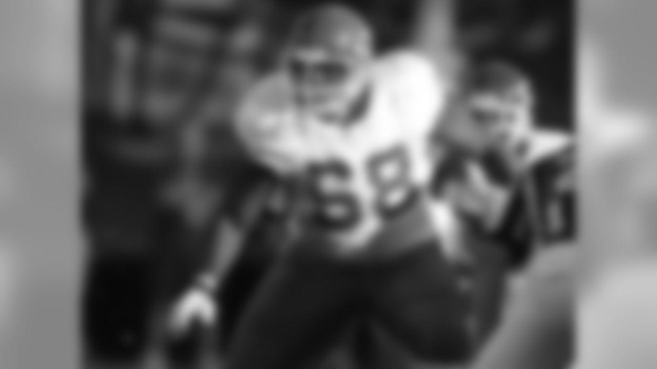 2000: OG Will Shields