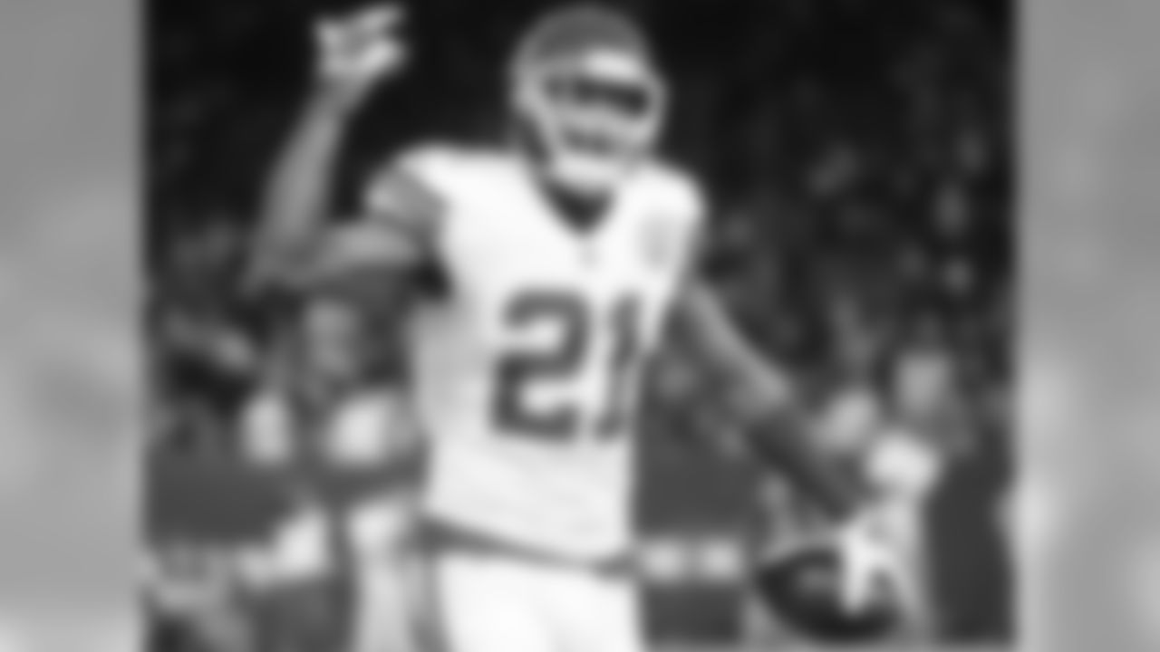 Chiefs win first playoff game in 22 season