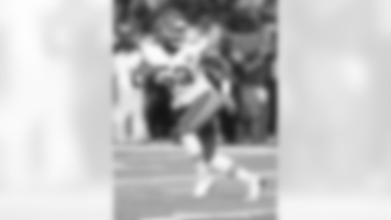 Kansas City Chiefs linebacker Ramik Wilson (53)