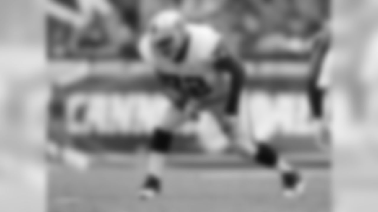 Raisers OL Donald Penn (72)