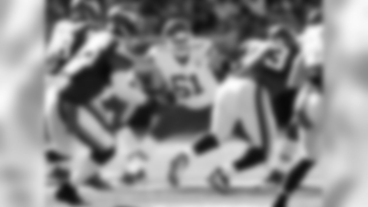 Kansas City Chiefs offensive lineman Mitch Morse (61)