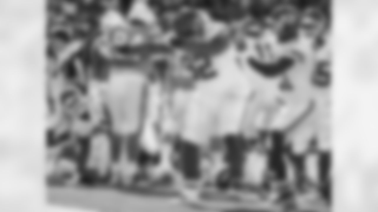 Kansas City Chiefs defensive lineman Dontari Poe (92) Dabs after scoring a touchdown