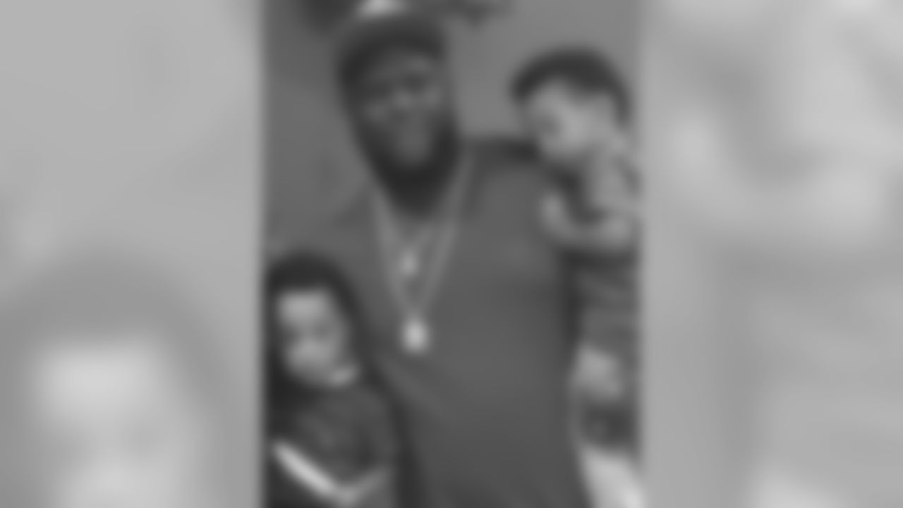Jaye Howard and his family