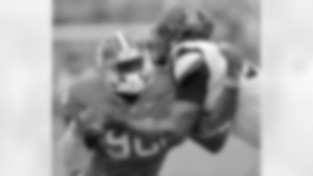90 Shaq Lawson DE 6-3 270 Jr.