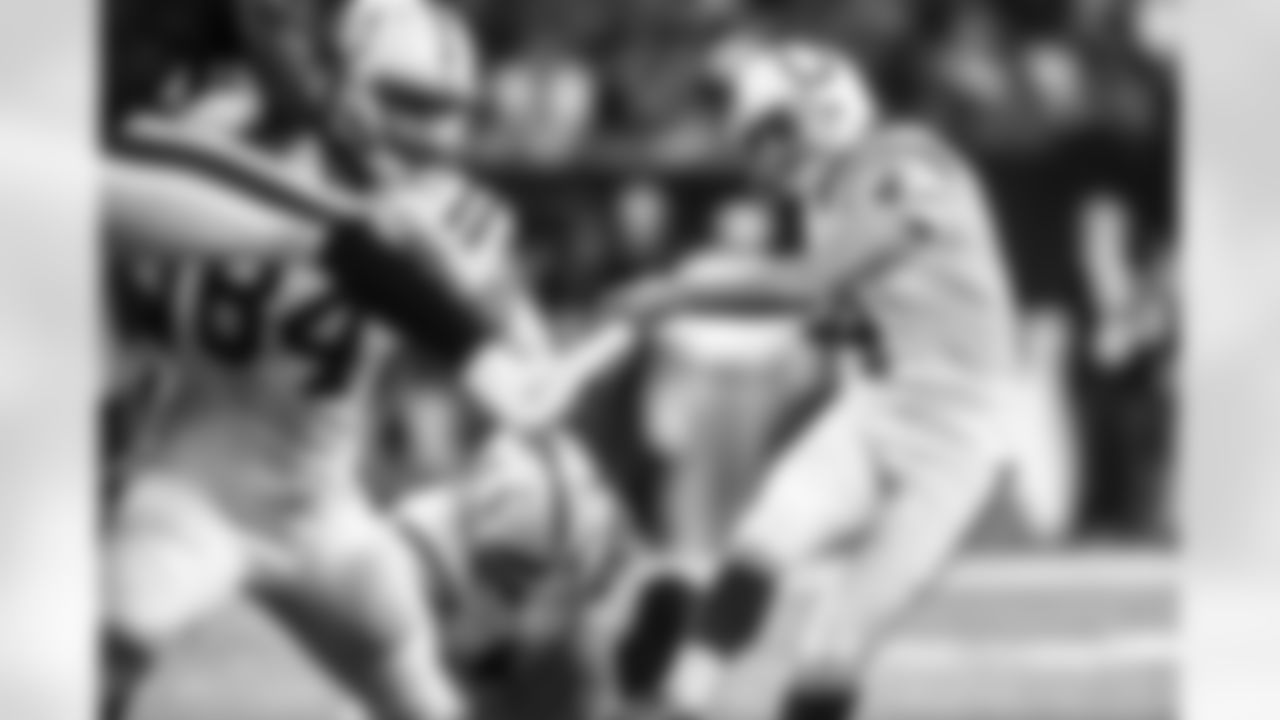 What more can you say about the 43-year-old future Hall of Famer? Adam Vinatieri has knocked home 41 straight field goals, the second longest streak in NFL history. One of the most amazing aspects of Vinny's run has been nine of those 41 field goals have come from at least 50 yards.