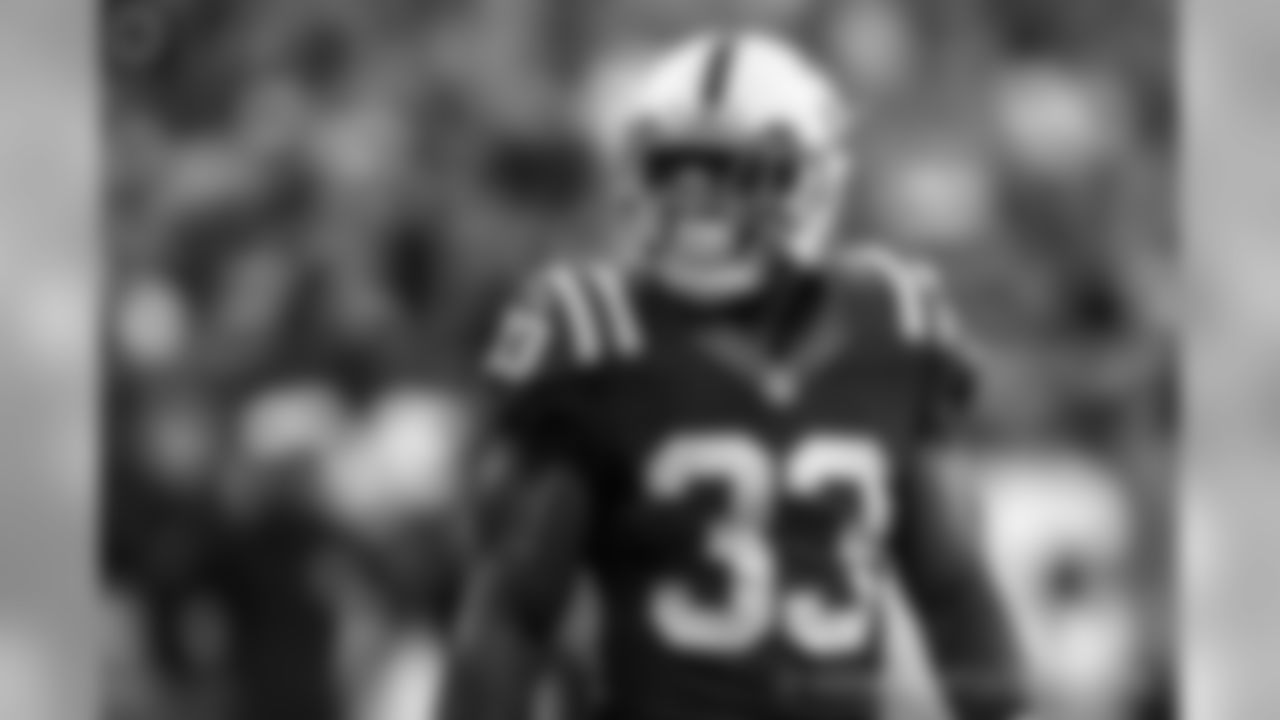 33 Turbin, Robert RB 5-10 216 28 6 Utah State