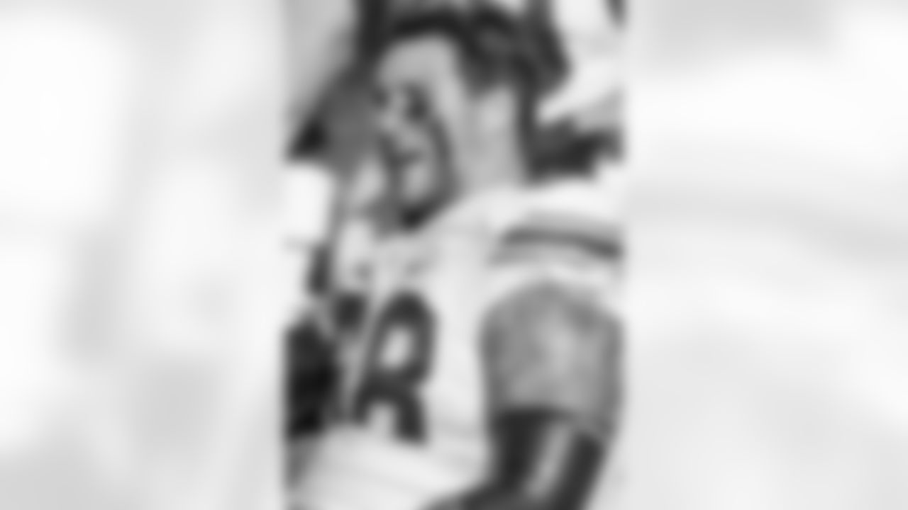 68 Decker, Taylor OL 6-8 315 SR