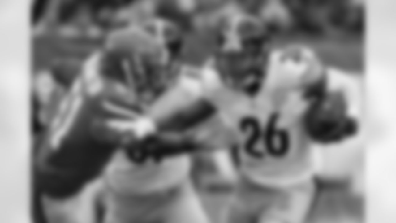 In last year's 45-10 loss to the Steelers, Le'Veon Bell was sidelined. He's back now and is once again among the NFL's most effective running backs. The "running back" label includes more than capable receiving duties for Bell, too. Last week against the Browns, Bell had 201 yards from scrimmage.