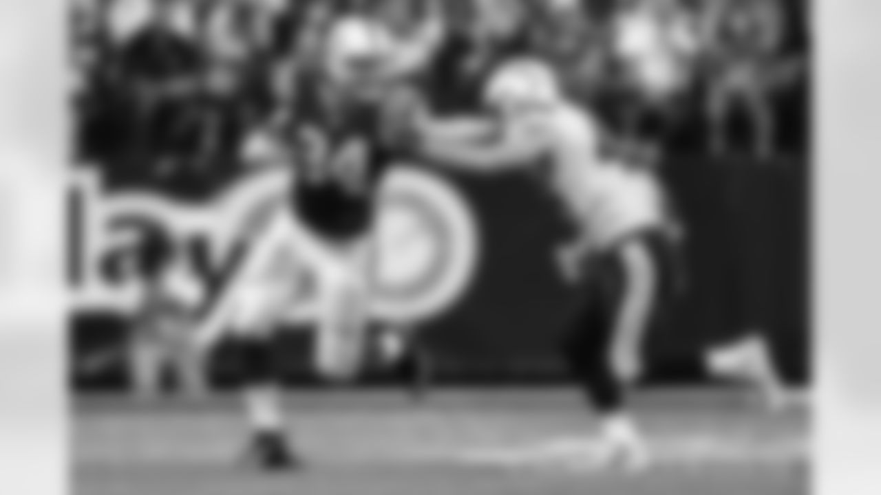 Playing an expanded offensive role this season, Jack Doyle's 13 catches in 15 targets is the best percentage of any NFL tight end (with at least 11 targets). In Donte Moncrief's first game missed, the Colts actually leaned on more two tight end sets, versus three wide receivers.