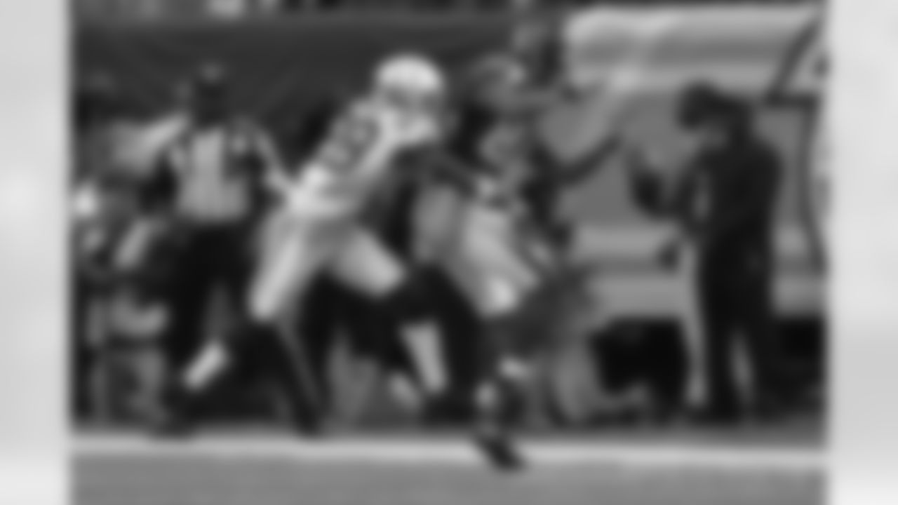 28 Toler, Greg CB