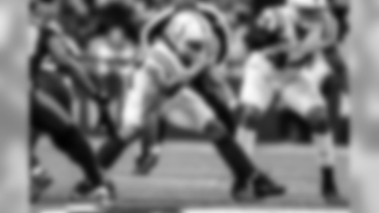 46 Rhodes, Luke LS 6-2 238 25 1 William & Mary