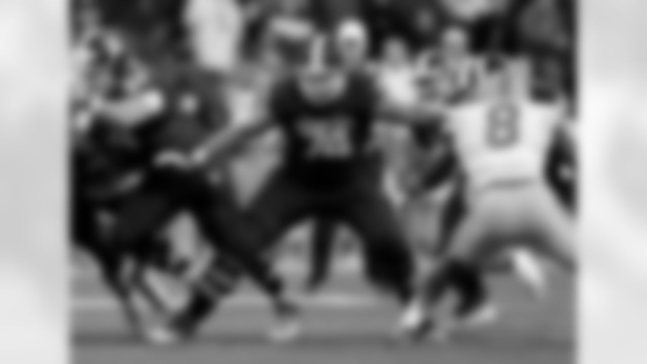 74 Jack Conklin OT 6-6 325 JR