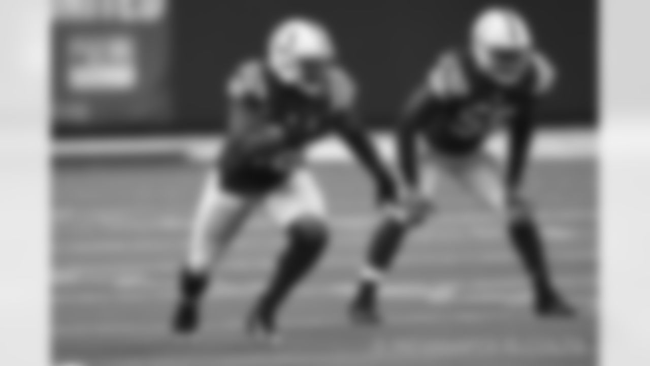 The first quarter of the season has been a bunch of "almosts" for Robert Mathis. Erik Walden is pacing the pass rush with 4.0 sacks (third most in the NFL). The Colts have to start getting more pressure from Mathis though. Getting Mathis revved up would force opposing offenses to decide how they need to handle their blocking schemes with Walden having a strong start to 2016.