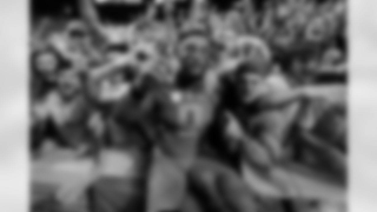 9 Derek Barnett DE 6-3 265 JR (Tennessee)