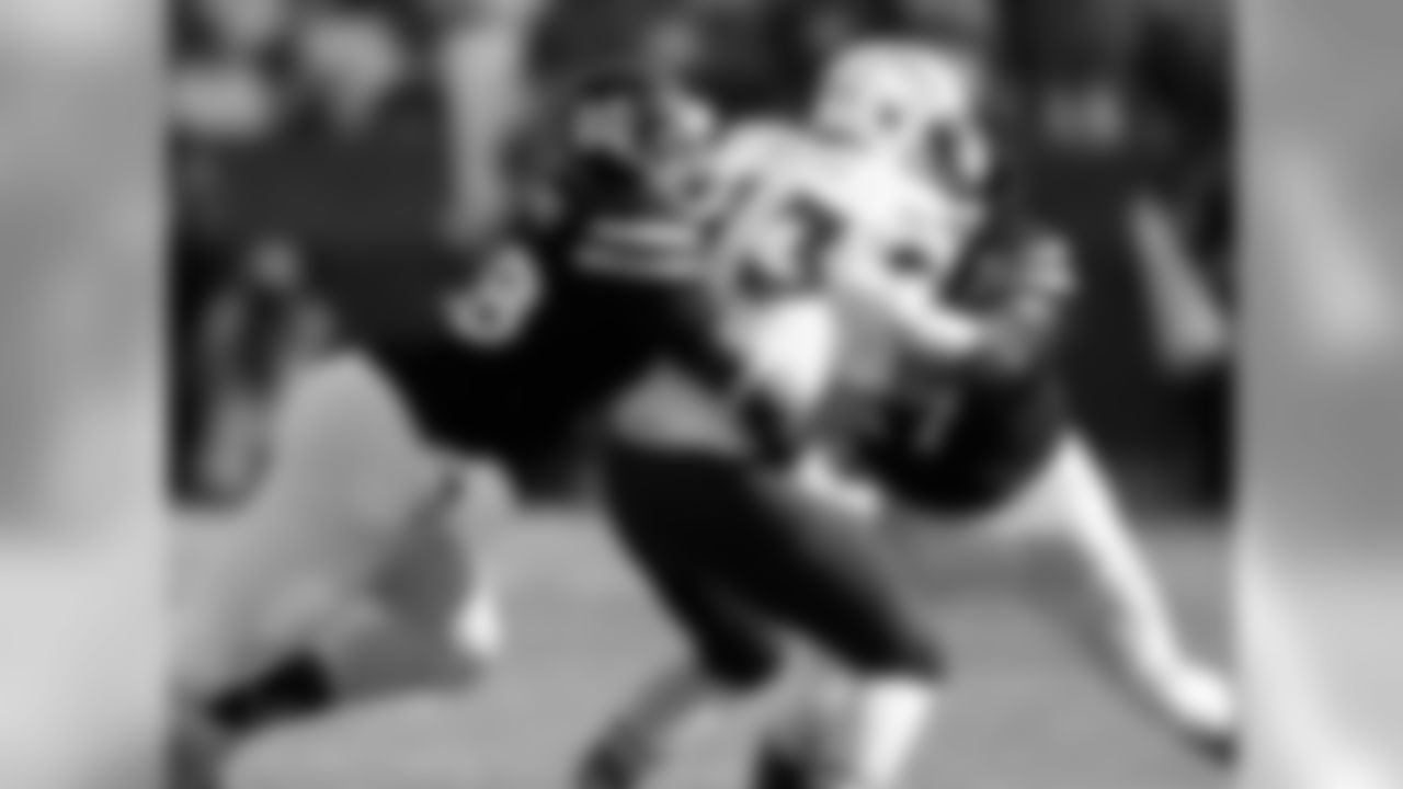 98 Chris Jones DL 6-6 308 2L Jr. Houston, MS
