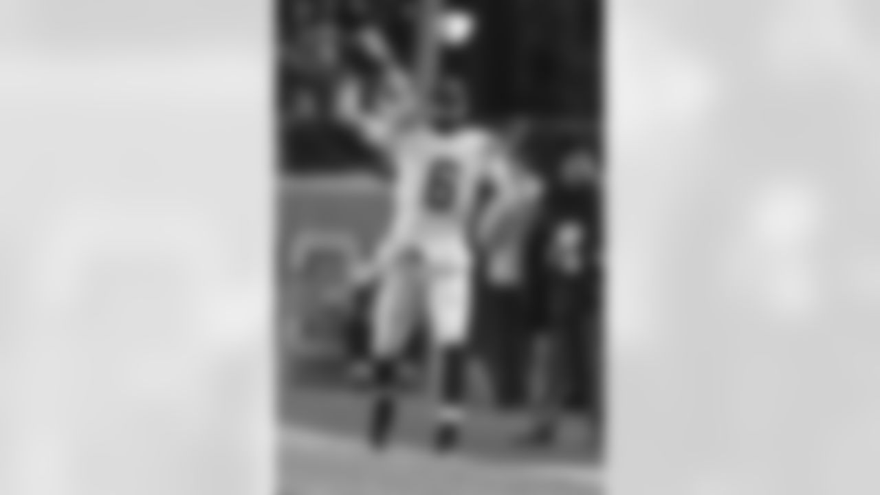 6 Whitehurst, Charlie QB