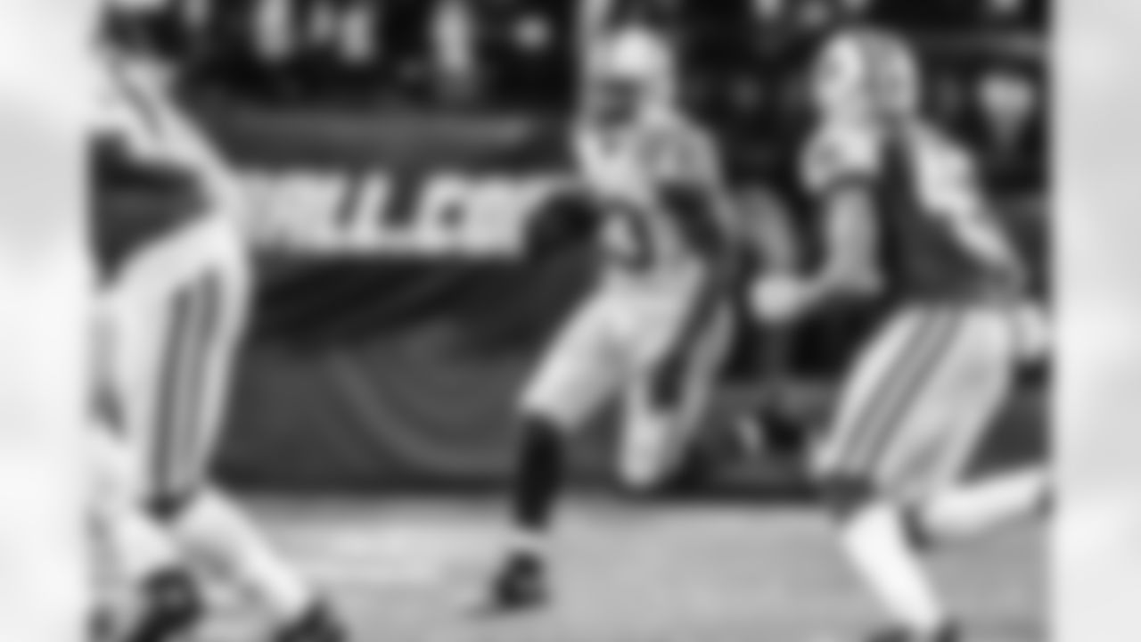 Last time these two teams met Frank Gore ended the drought. Gore's 22-carry, 106-yard night gave the Colts their first 100-yard rusher since December 2012. Gore and the Colts got the run game going last week with a 79-yard performance against one the NFL's best run defenses. This offense has found some rhythm of late (with Andrew Luck starting) and that includes Gore providing balance.