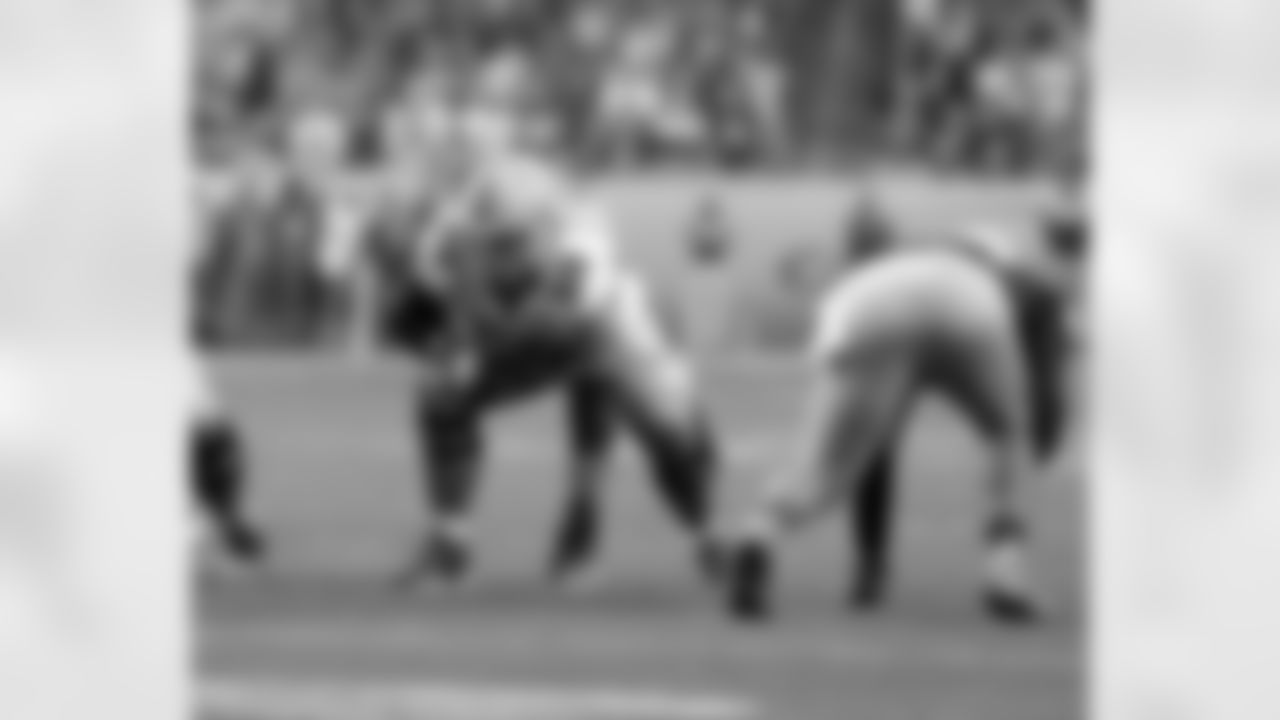 68 Decker, Taylor OL 6-8 315 SR