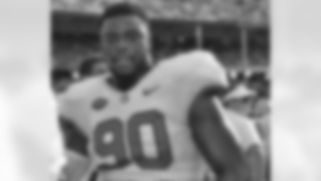 90 Shaq Lawson DE 6-3 270 Jr.